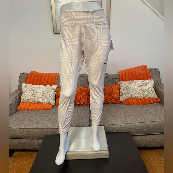 ❣️🆕 Nike One Luxe Dri-Fit Mid-Rise 7/8 Campus Tights❣️ - Picture 2 of 10
